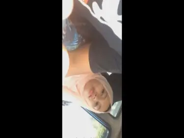 Pasangan Jilbab Berawal di Mobil Berlanjut Hotel